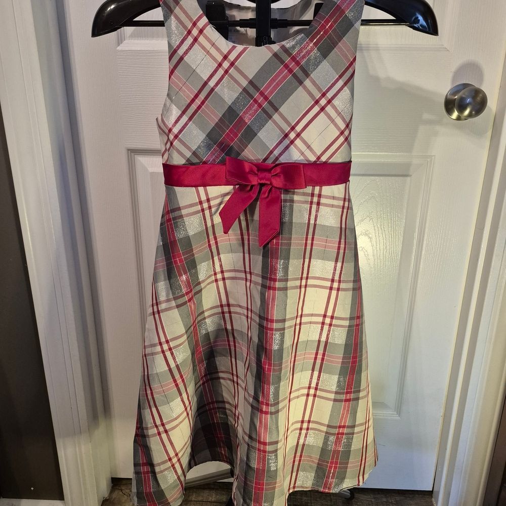 Stunning Bonnie and Jean Girls Size 10 Dress in Red, Silver, Gray & White